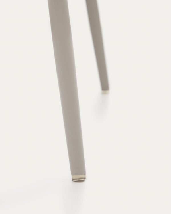 Chaise Yunia beige avec pieds en acier