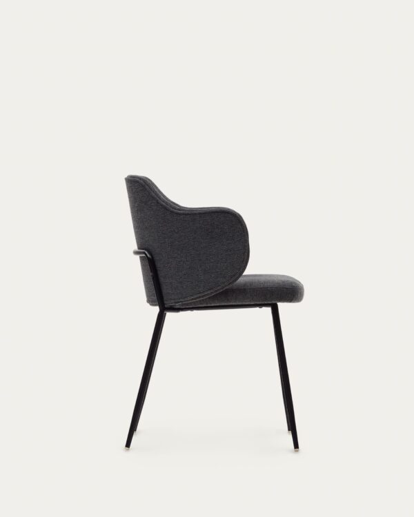 Chaise Yunia gris foncé avec pieds en acier