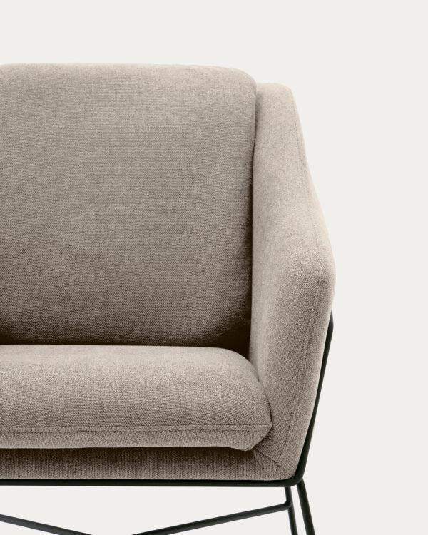 Fauteuil Brida beige et pieds en acier