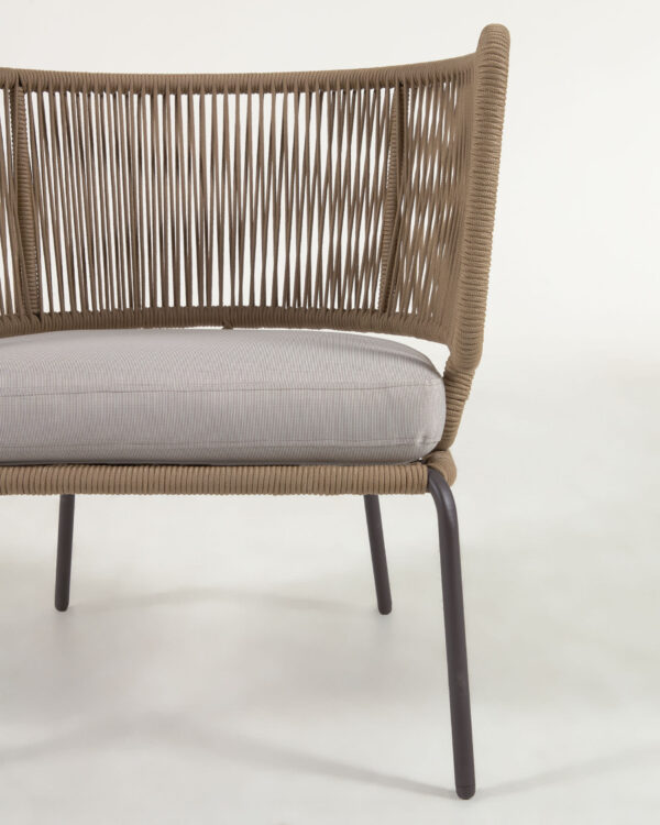 Fauteuil Nadin en corde beige et pieds en acier